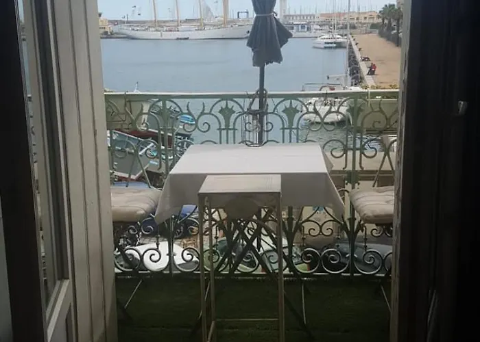 Gasthuis O 3 Parasols Sète