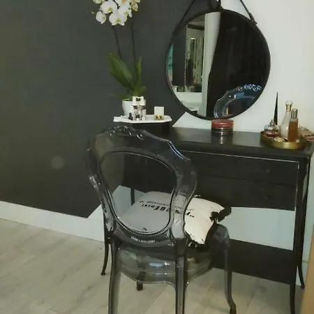 O 3 Parasols בית הארחה 4*